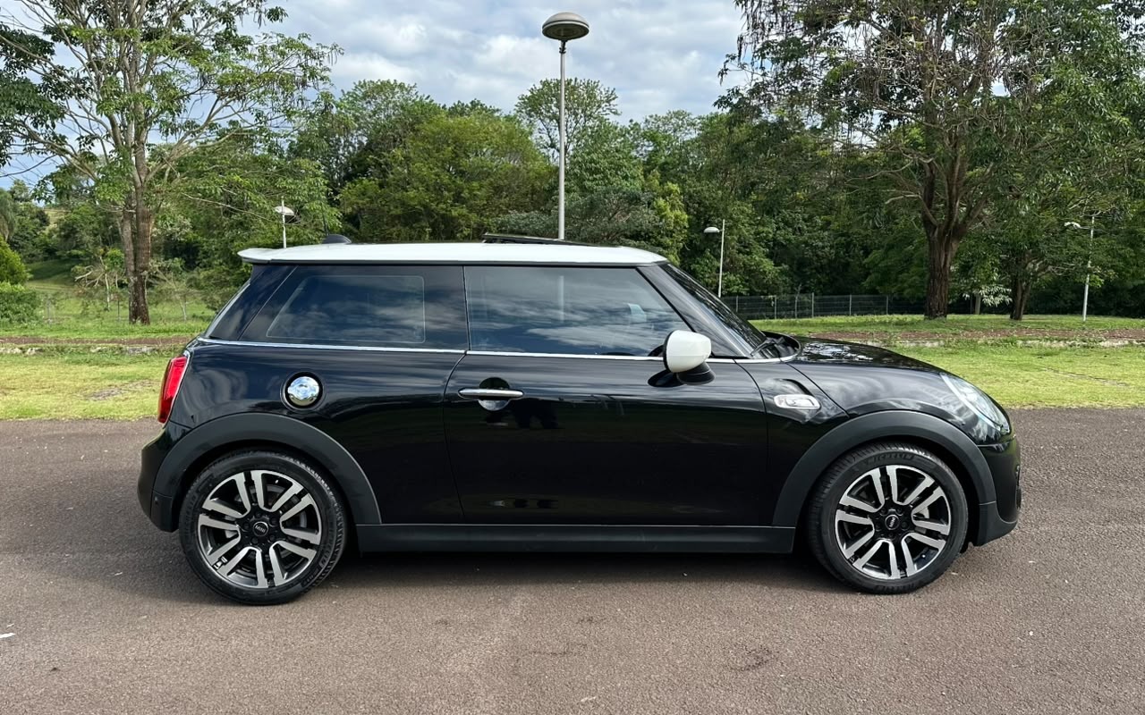imagem-https://www.socarrao.com.br/sc-vehicle-images-prod/4371539/1792160344725-V2hhdHNBcHAgSW1hZ2UgMjAyNi0xMC0xNiBhdCAxMC4xNC40OCAoMikuanBlZw.jpeg