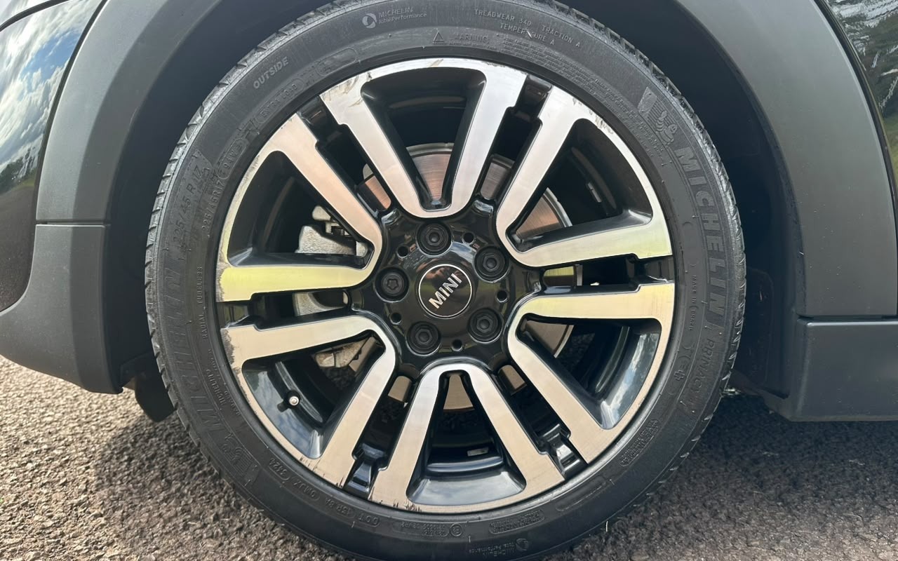 imagem-https://www.socarrao.com.br/sc-vehicle-images-prod/4371539/1792160345474-V2hhdHNBcHAgSW1hZ2UgMjAyNi0xMC0xNiBhdCAxMC4xNC41MS5qcGVn.jpeg