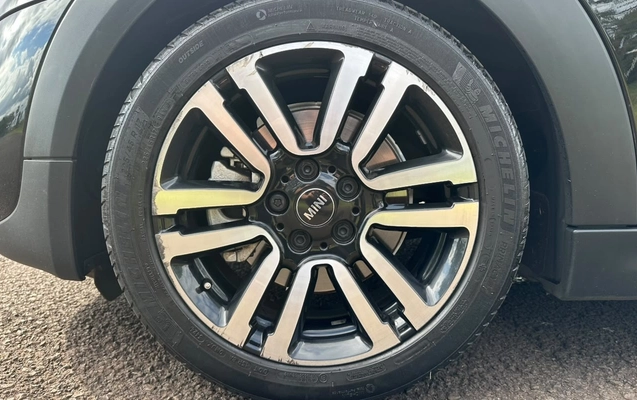 imagem-https://www.socarrao.com.br/sc-vehicle-images-prod/4371539/1792160345474-V2hhdHNBcHAgSW1hZ2UgMjAyNi0xMC0xNiBhdCAxMC4xNC41MS5qcGVn.jpeg