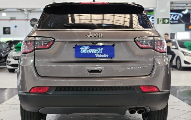 imagem-https://www.socarrao.com.br/sc-vehicle-images-prod/4371581/1792160789347-1_110449.jpg
