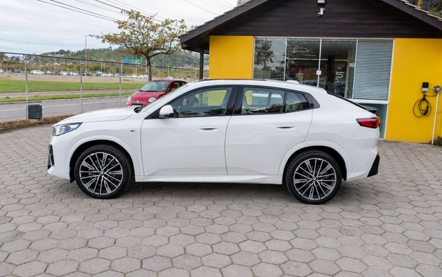 imagem-https://www.socarrao.com.br/sc-vehicle-images-prod/4371582/1792160806758-fc574fe33d7f42e6a3b8cece0a675f2d_1792160059642.jpg