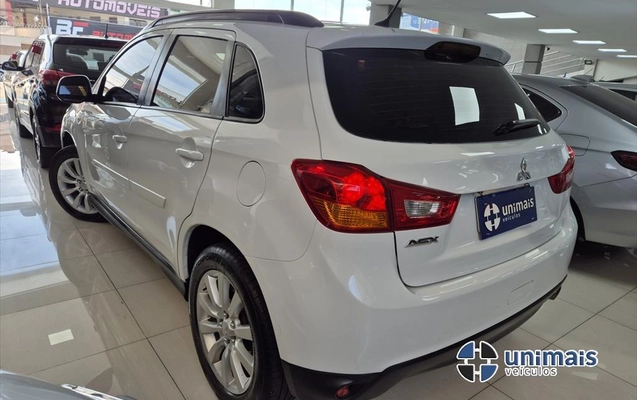 imagem-https://www.socarrao.com.br/sc-vehicle-images-prod/4371652/1792161165381-d0d2971e-f676-4205-8b3c-48abf03987a520261016102332.jpeg