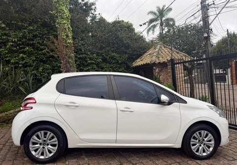 Peugeot 208 2015 Branco — foto 1 de 3