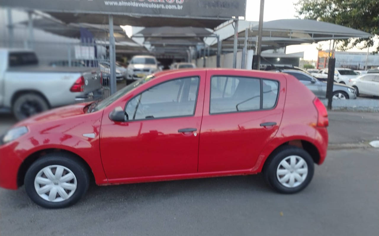 Renault Sandero 2013 Vermelho — foto 1 de 3