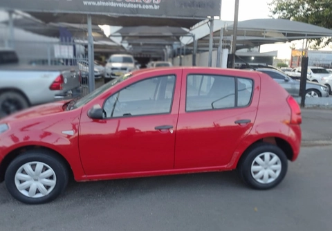 Renault Sandero 2013 Vermelho — foto 1 de 3