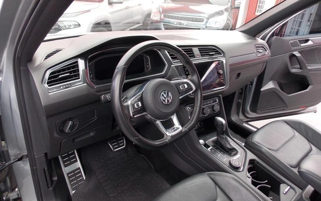 imagem-https://www.socarrao.com.br/sc-vehicle-images-prod/4371785/1792162041560-8577221_11_B_795b758ca7.jpeg