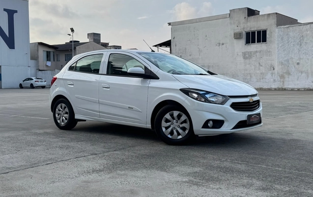 imagem-https://www.socarrao.com.br/sc-vehicle-images-prod/4371790/1792162096078-V2hhdHNBcHAgSW1hZ2UgMjAyNi0xMC0xNiBhdCAxMS4zMy4zNyAoMSkuanBlZw.jpeg