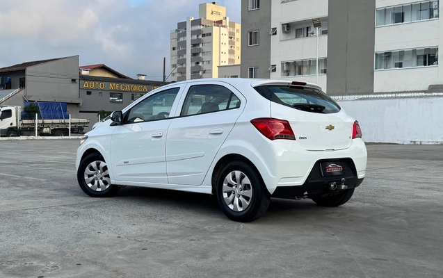 imagem-https://www.socarrao.com.br/sc-vehicle-images-prod/4371790/1792162096229-V2hhdHNBcHAgSW1hZ2UgMjAyNi0xMC0xNiBhdCAxMS4zMy4zNyAoMikuanBlZw.jpeg