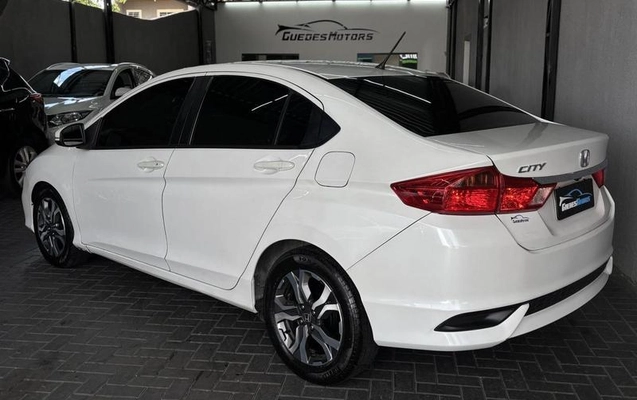 imagem-https://www.socarrao.com.br/sc-vehicle-images-prod/4371927/1792439787470-8565635_1_B_7be265ad68.jpeg