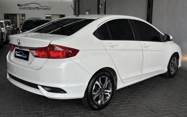 imagem-https://www.socarrao.com.br/sc-vehicle-images-prod/4371927/1792439787474-8565635_1_B_505f7ba5b3.jpeg