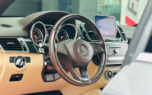 imagem-https://www.socarrao.com.br/sc-vehicle-images-prod/4371956/1792163607307-gb-2fef66e.jpeg