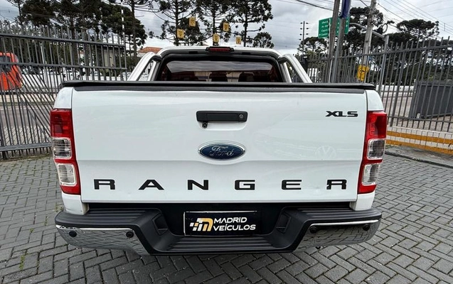imagem-https://www.socarrao.com.br/sc-vehicle-images-prod/4371997/1792585724362-8484662_6_B_18c0c25846.jpeg