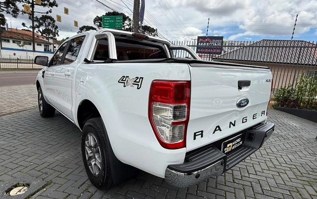 imagem-https://www.socarrao.com.br/sc-vehicle-images-prod/4371997/1792585724364-8484662_7_B_c56307a960.jpeg