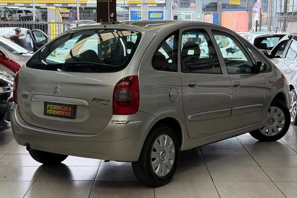 imagem-https://www.socarrao.com.br/sc-vehicle-images-prod/4372218/1792166057311-8577632_11_B_58a0e46e49.jpeg