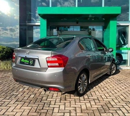 imagem-https://www.socarrao.com.br/sc-vehicle-images-prod/4372323/1792247927321-8574621_6_B_90de390128.jpeg