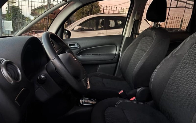 imagem-https://www.socarrao.com.br/sc-vehicle-images-prod/4372433/1792167532630-8263824_7_B_6e4f7ae1d8.jpeg