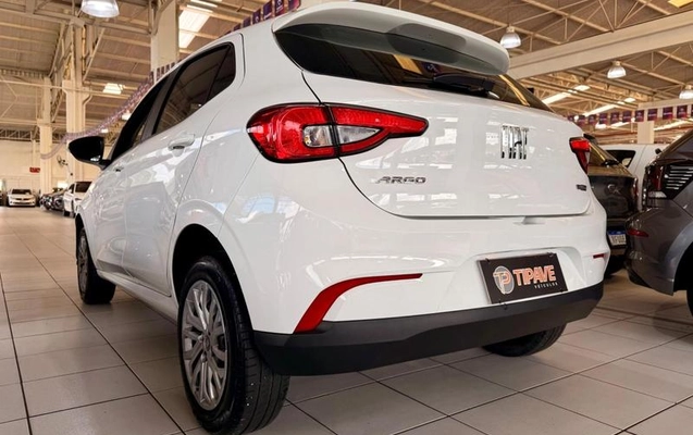 imagem-https://www.socarrao.com.br/sc-vehicle-images-prod/4372450/1792586177100-8569114_4_B_d1267d0164.jpeg