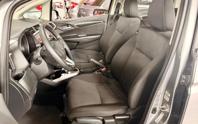 imagem-https://www.socarrao.com.br/sc-vehicle-images-prod/4372644/1792691566689-8571575_7_B_d9c17d9cec.jpeg