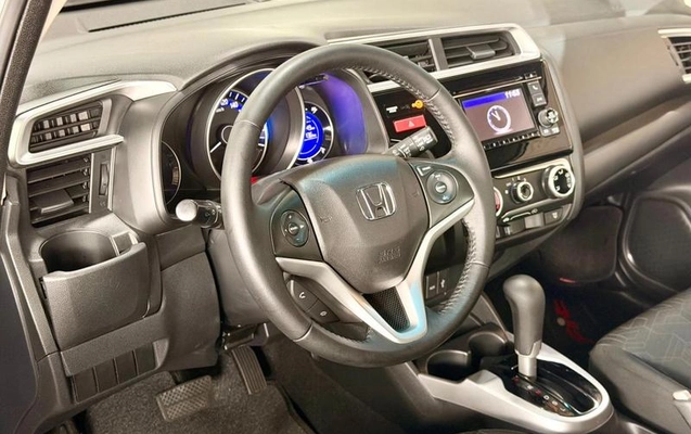 imagem-https://www.socarrao.com.br/sc-vehicle-images-prod/4372644/1792691566691-8571575_8_B_2b5d7c9ab2.jpeg