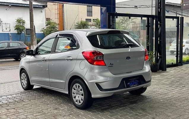 imagem-https://www.socarrao.com.br/sc-vehicle-images-prod/4372652/1792169781595-8560799_12_B_6c8e799ab7.jpeg