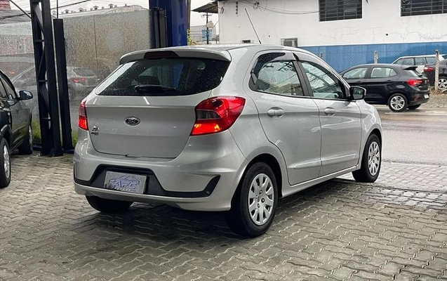 imagem-https://www.socarrao.com.br/sc-vehicle-images-prod/4372652/1792169781598-8560799_14_B_50fb936bc6.jpeg