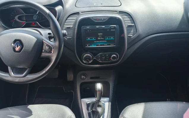 imagem-https://www.socarrao.com.br/sc-vehicle-images-prod/4373020/1792172335217-aW4gMDYuanBlZw.jpeg