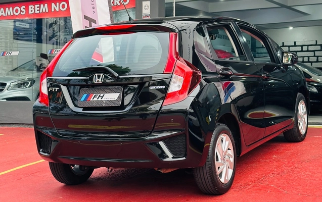imagem-https://www.socarrao.com.br/sc-vehicle-images-prod/4373029/1792172528253-gb-54c871f.jpeg