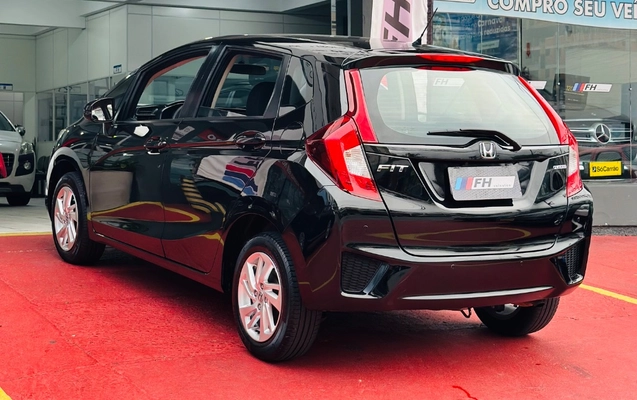 imagem-https://www.socarrao.com.br/sc-vehicle-images-prod/4373029/1792172528256-gb-e79ca45.jpeg