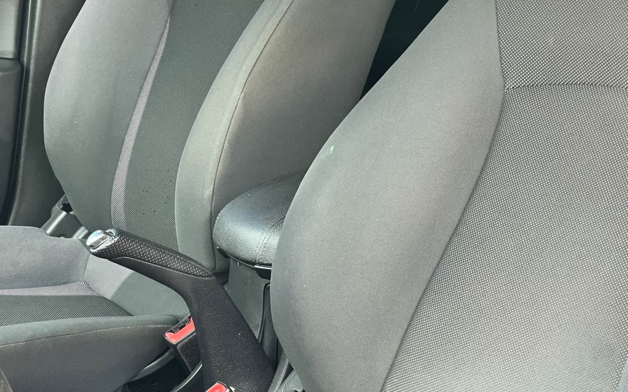 imagem-https://www.socarrao.com.br/sc-vehicle-images-prod/4373043/1792172592677-V2hhdHNBcHAgSW1hZ2UgMjAyNi0xMC0xNiBhdCAxMS41My4wMy5qcGVn.jpeg