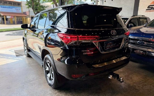 imagem-https://www.socarrao.com.br/sc-vehicle-images-prod/4373055/1792598052860-8578201_9_B_06d7ee4acf.jpeg