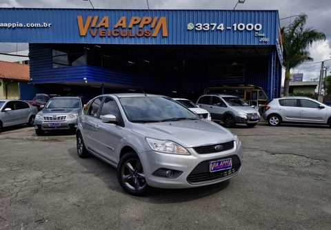 Ford Focus 2013 Prata — foto 1 de 3