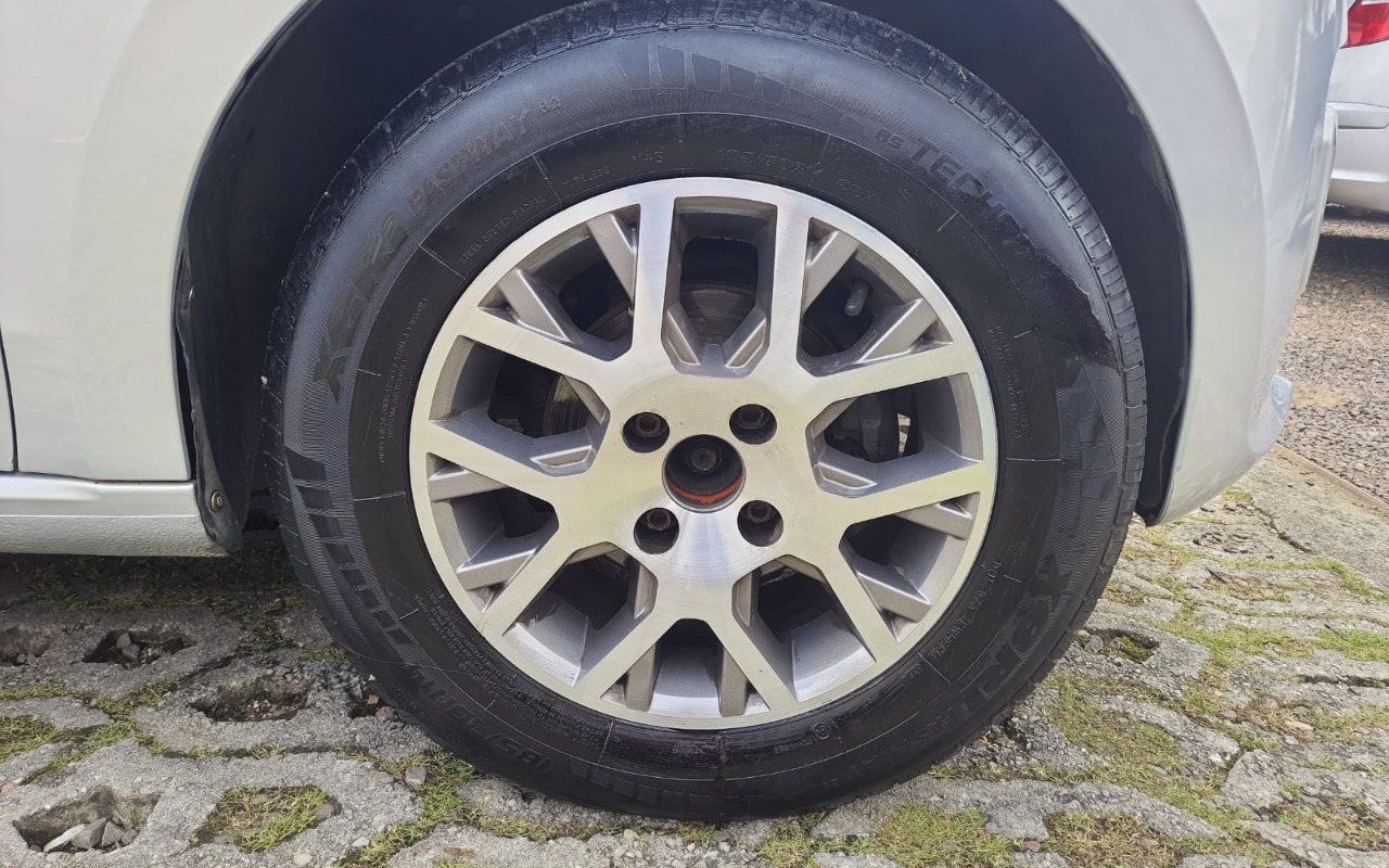 imagem-https://www.socarrao.com.br/sc-vehicle-images-prod/4373200/1792173193649-V2hhdHNBcHAgSW1hZ2UgMjAyNi0xMC0xNiBhdCAxMy41Ni4yMC5qcGVn.jpeg