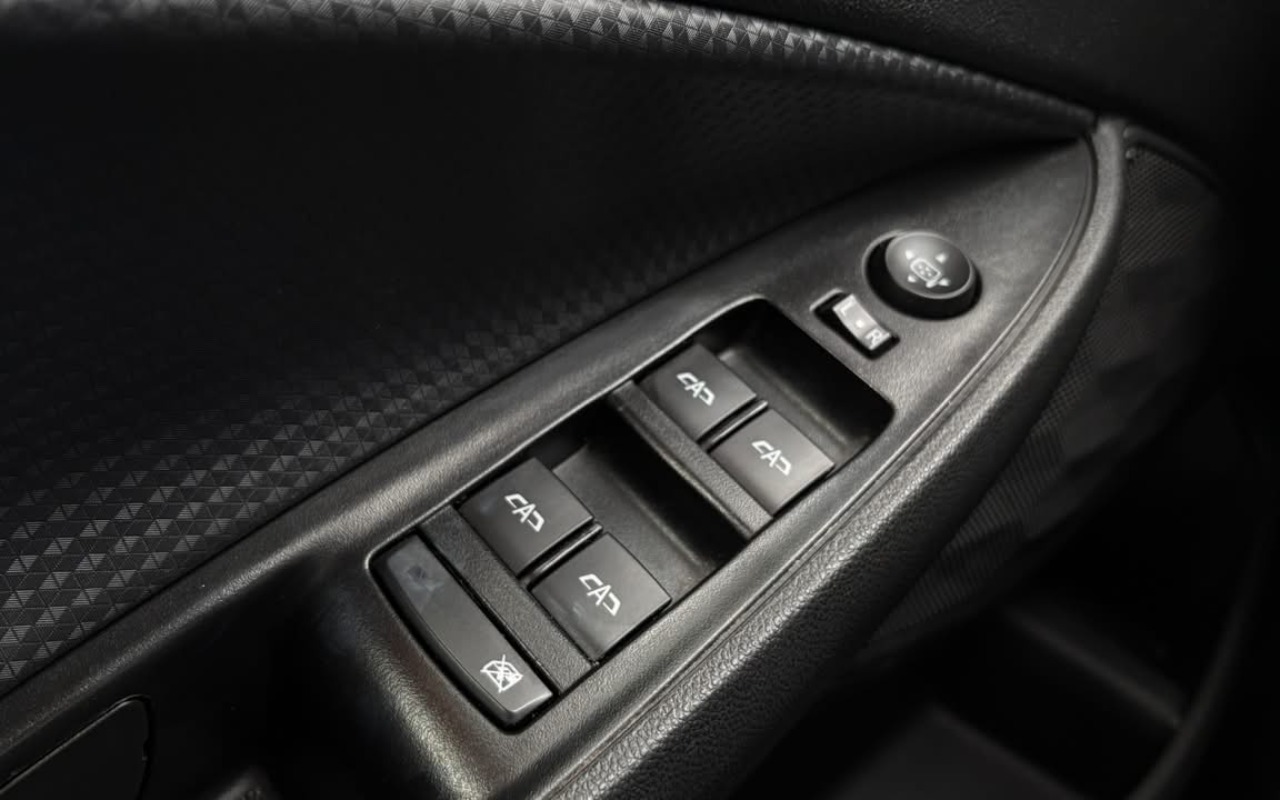 imagem-https://www.socarrao.com.br/sc-vehicle-images-prod/4373449/1792174367408-V2hhdHNBcHAgSW1hZ2UgMjAyNi0xMC0xNiBhdCAxNC41MS4zMSAoMSkuanBlZw.jpeg