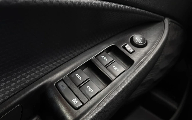 imagem-https://www.socarrao.com.br/sc-vehicle-images-prod/4373449/1792174367408-V2hhdHNBcHAgSW1hZ2UgMjAyNi0xMC0xNiBhdCAxNC41MS4zMSAoMSkuanBlZw.jpeg