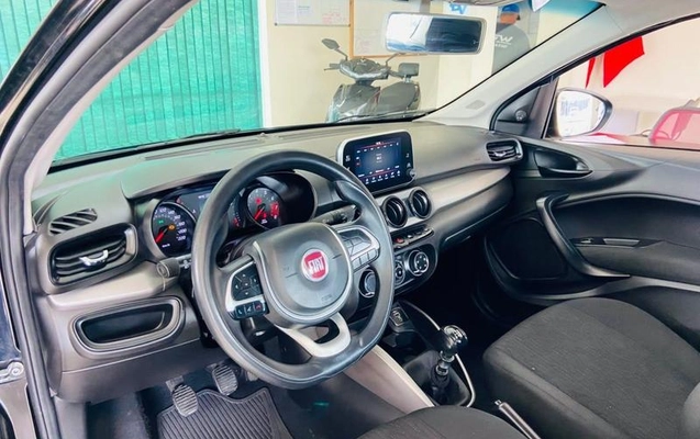 imagem-https://www.socarrao.com.br/sc-vehicle-images-prod/4373467/1792515564337-8555171_12_B_49fe7f6410.jpeg
