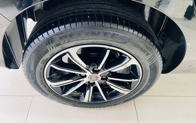 imagem-https://www.socarrao.com.br/sc-vehicle-images-prod/4373467/1792515564357-8555171_0_B_d630ed16cc.jpeg
