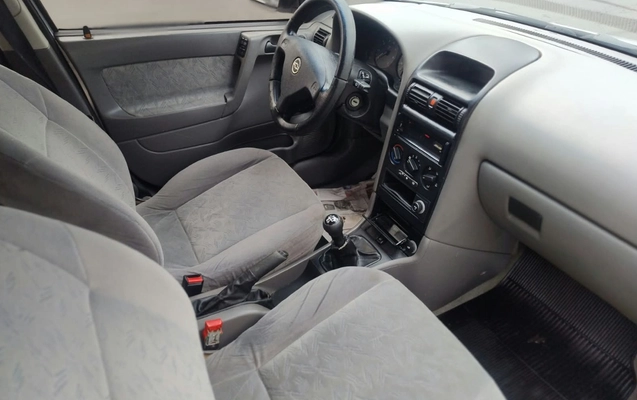 imagem-https://www.socarrao.com.br/sc-vehicle-images-prod/4373474/1792184167310-SU1HLTIwMjYxMDE2LVdBMDA2MS5qcGc.jpg
