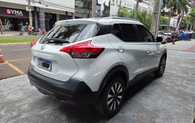 imagem-https://www.socarrao.com.br/sc-vehicle-images-prod/4373526/1792174693710-MTAwMDc2OTY2MC5qcGc.jpg