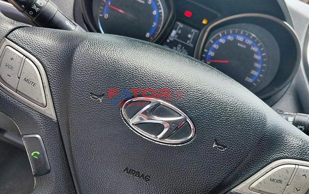 imagem-https://www.socarrao.com.br/sc-vehicle-images-prod/4373533/1792174770060-cc6fda9d507c4f3db504efba4ff40832_1792174654815.jpg