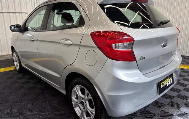 imagem-https://www.socarrao.com.br/sc-vehicle-images-prod/4373653/1792175216250-8473248_7_B_d077dc4c82.jpeg