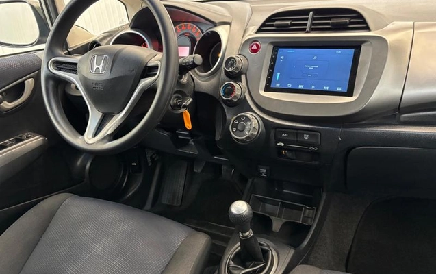 imagem-https://www.socarrao.com.br/sc-vehicle-images-prod/4373667/1792175234920-8545467_19_B_fea4c3f29c.jpeg