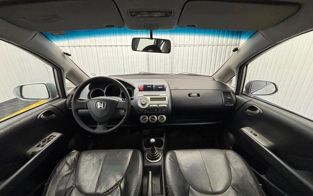 imagem-https://www.socarrao.com.br/sc-vehicle-images-prod/4373671/1792175239628-8557125_18_B_94b07d2a7a.jpeg