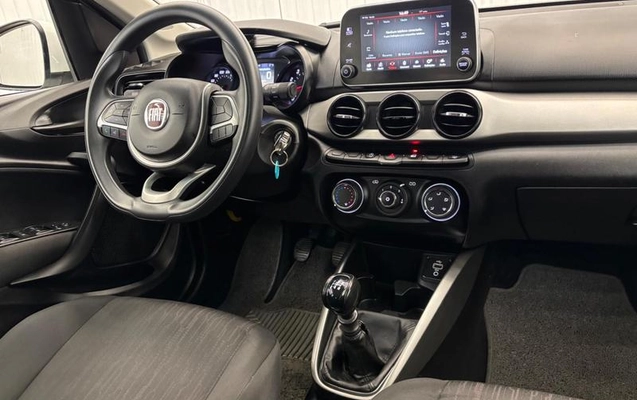 imagem-https://www.socarrao.com.br/sc-vehicle-images-prod/4373672/1792177955611-8565622_19_B_778772bb49.jpeg