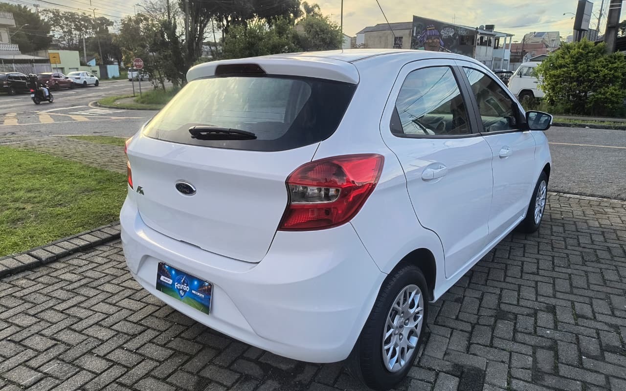 imagem-https://www.socarrao.com.br/sc-vehicle-images-prod/4373702/1792175404625-V2hhdHNBcHAgSW1hZ2UgMjAyNi0xMC0xNSBhdCAyMy4zMy4xMi5qcGVn.jpeg