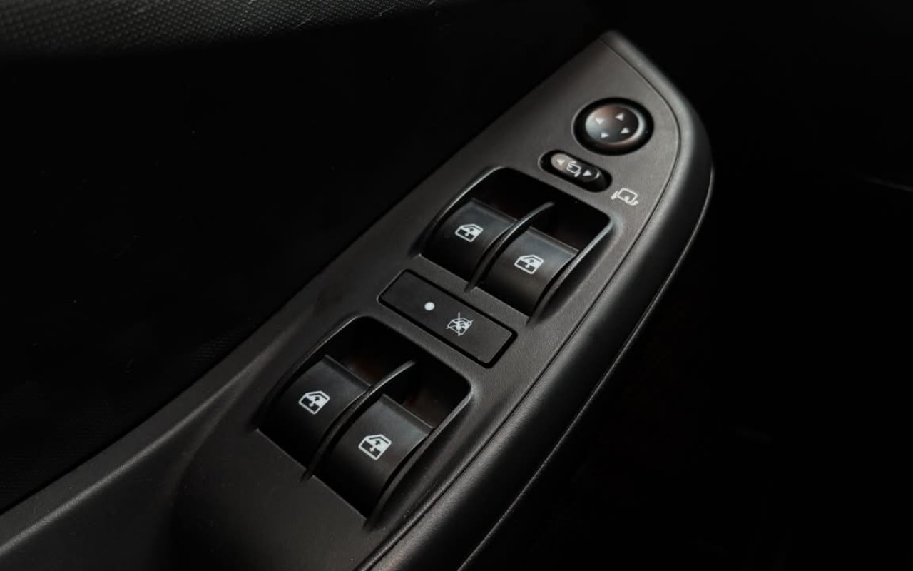 imagem-https://www.socarrao.com.br/sc-vehicle-images-prod/4373792/1792176144777-V2hhdHNBcHAgSW1hZ2UgMjAyNi0xMC0xNiBhdCAxNS4yNi41OCAoMikuanBlZw.jpeg