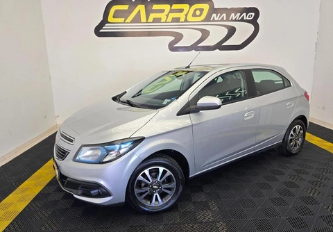 Chevrolet Onix 2016 Prata — foto 1 de 3