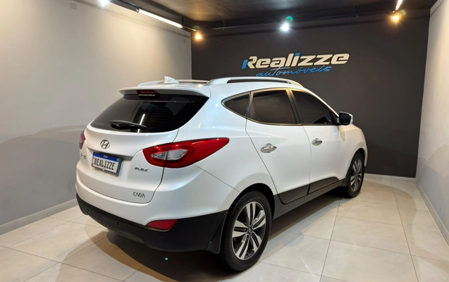 imagem-https://www.socarrao.com.br/sc-vehicle-images-prod/4373884/1792176559643-003_104efb3131a091af481bff95bfe93ecd.jpeg
