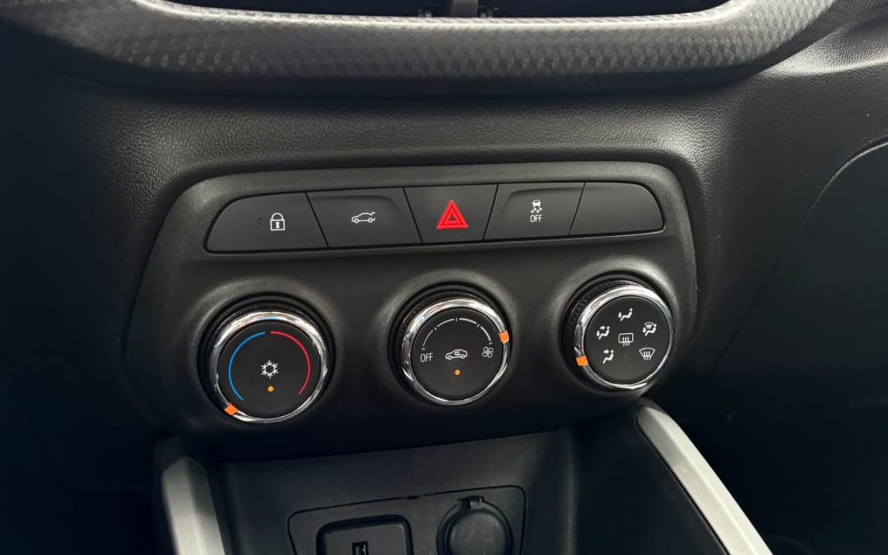 imagem-https://www.socarrao.com.br/sc-vehicle-images-prod/4373888/1792176578122-V2hhdHNBcHAgSW1hZ2UgMjAyNi0xMC0xNiBhdCAxNC41MS4zMiAoMSkuanBlZw.jpeg