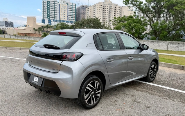 imagem-https://www.socarrao.com.br/sc-vehicle-images-prod/4373958/1792177177080-15f06ab2fe8a4886aa7bfce397919587_1792176726954.jpg