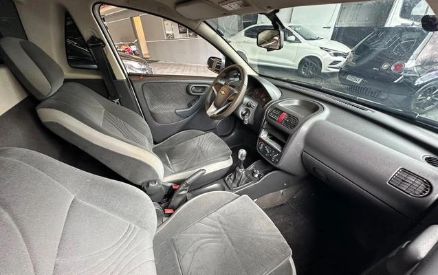 imagem-https://www.socarrao.com.br/sc-vehicle-images-prod/4374027/1792177622412-8572226_12_B_40efc64d6d.jpeg